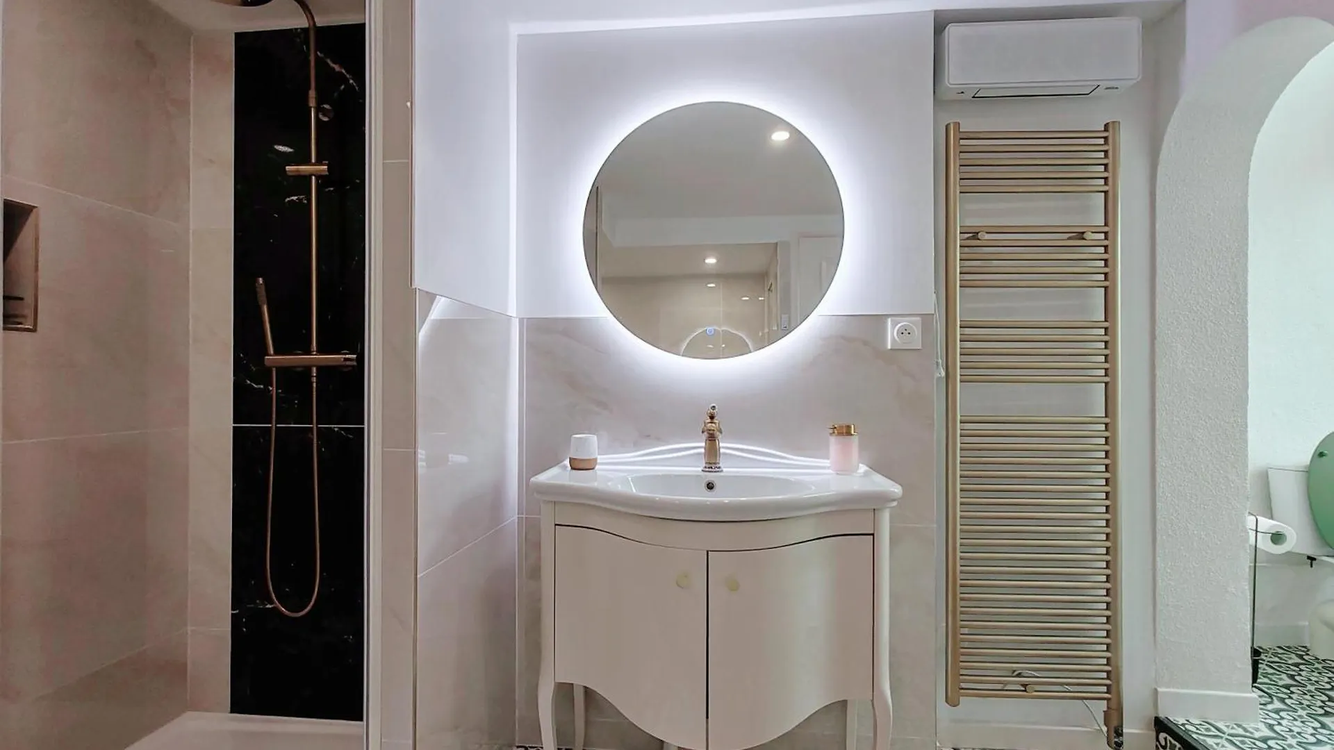 Apartamento Appartement Bulle D'Antan En Coeur De Ville - Monument Classe Historique - Grand Jaccuzi Castres  Francia